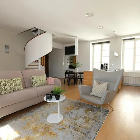 Old Town Square Apartman