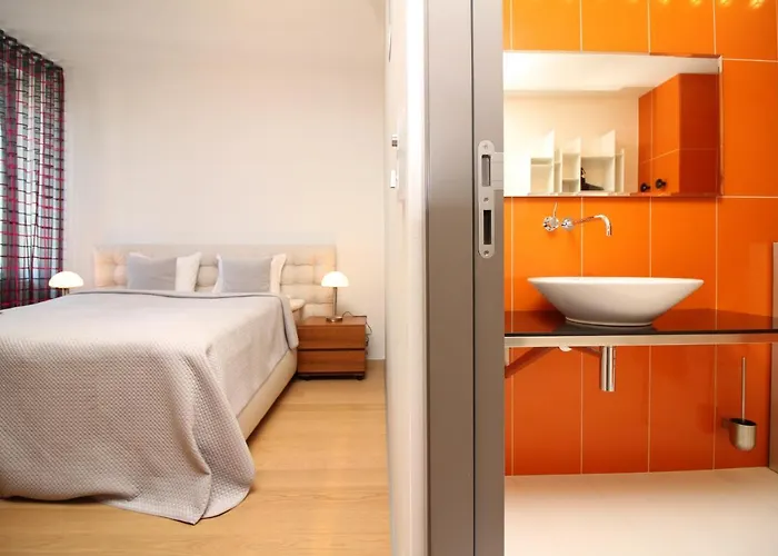 Old Town Square Apartment *